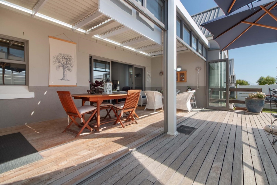 2 Bedroom Property for Sale in Plattekloof Western Cape